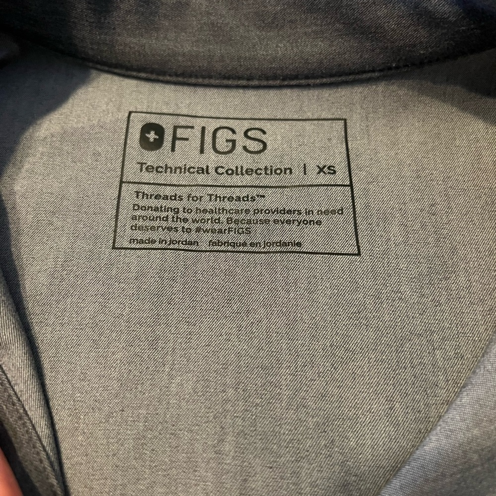 Figs Graphite Rafaela Scrub Top! - Picture 2 of 4
